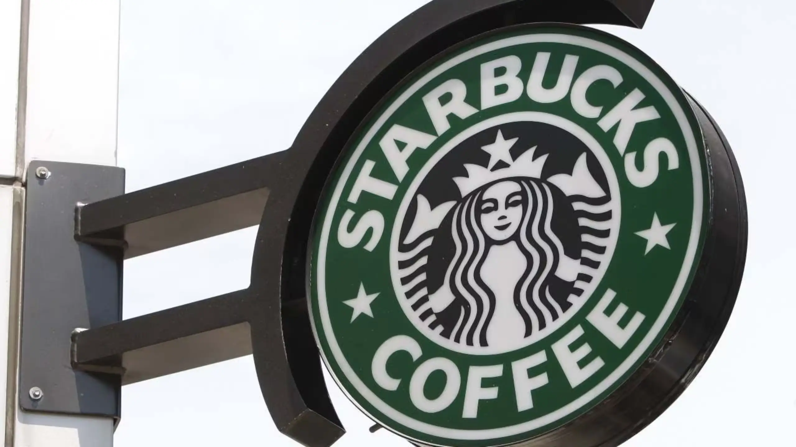 Starbucks Denies Sale of Its China Business
