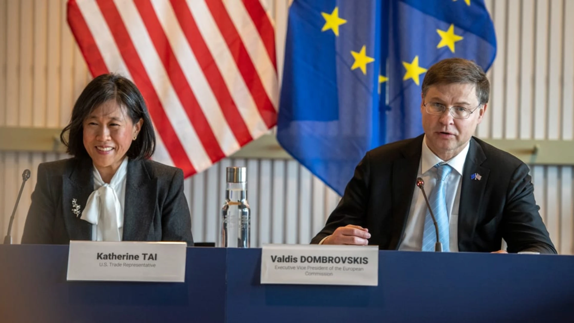 US–UK Trade Deal Signed, Steel Dispute Lingers