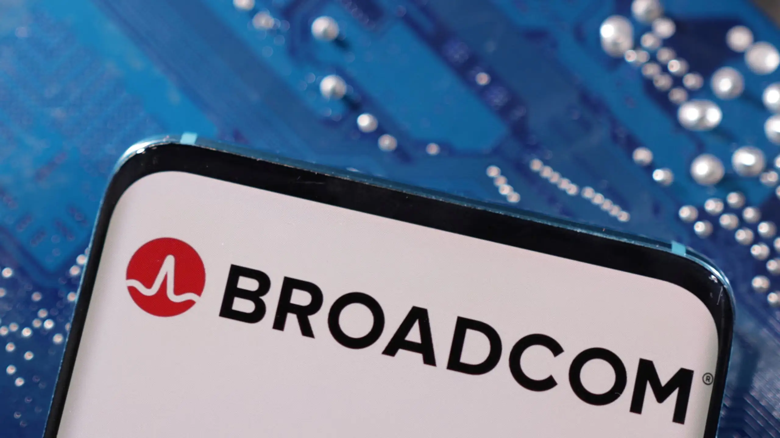 Broadcom Unveils Tomahawk Ultra Chip to Rival Nvidia AI