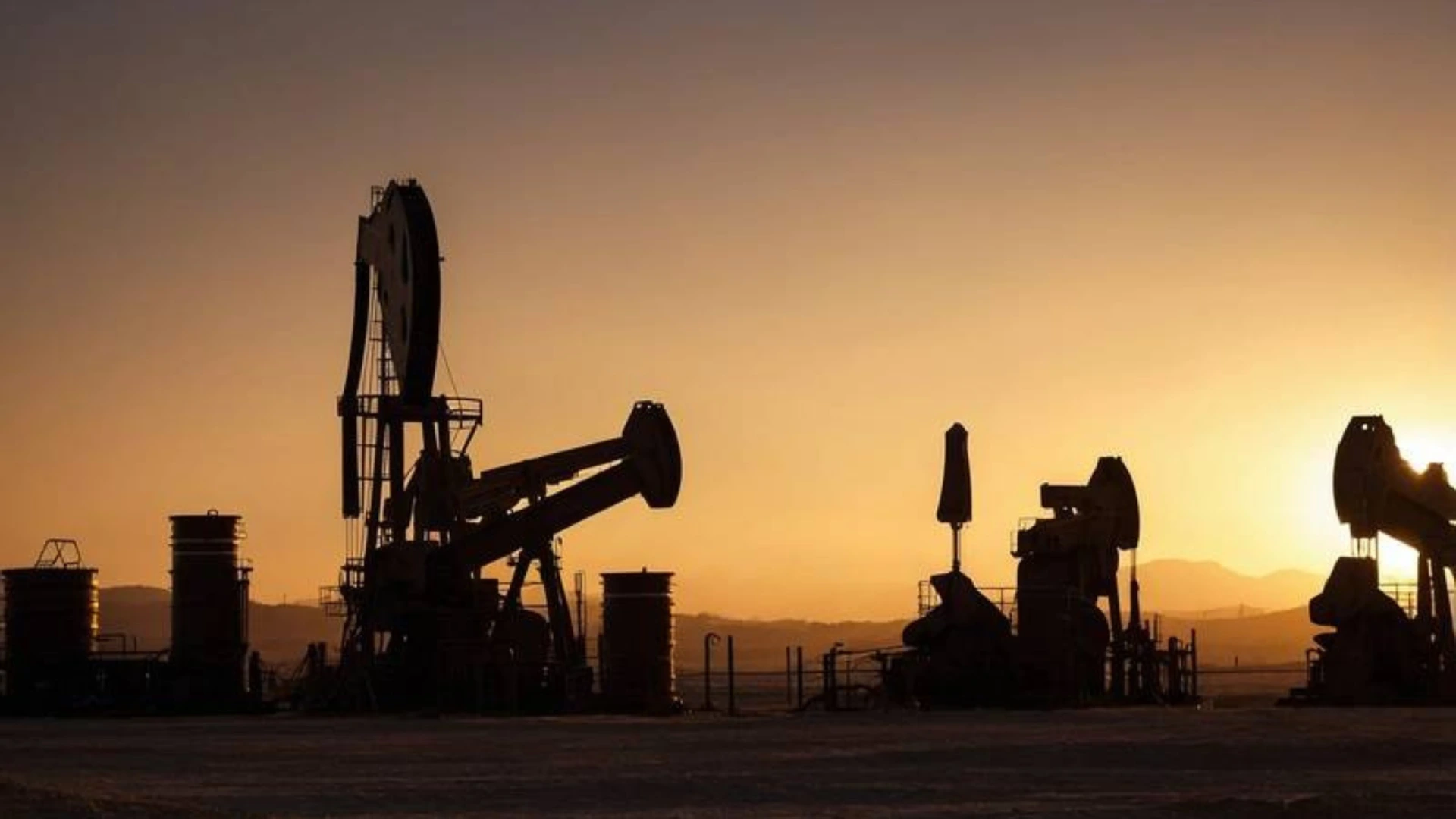 Oil Prices Dip Amid Tariff Uncertainty and OPEC+ Output Boost