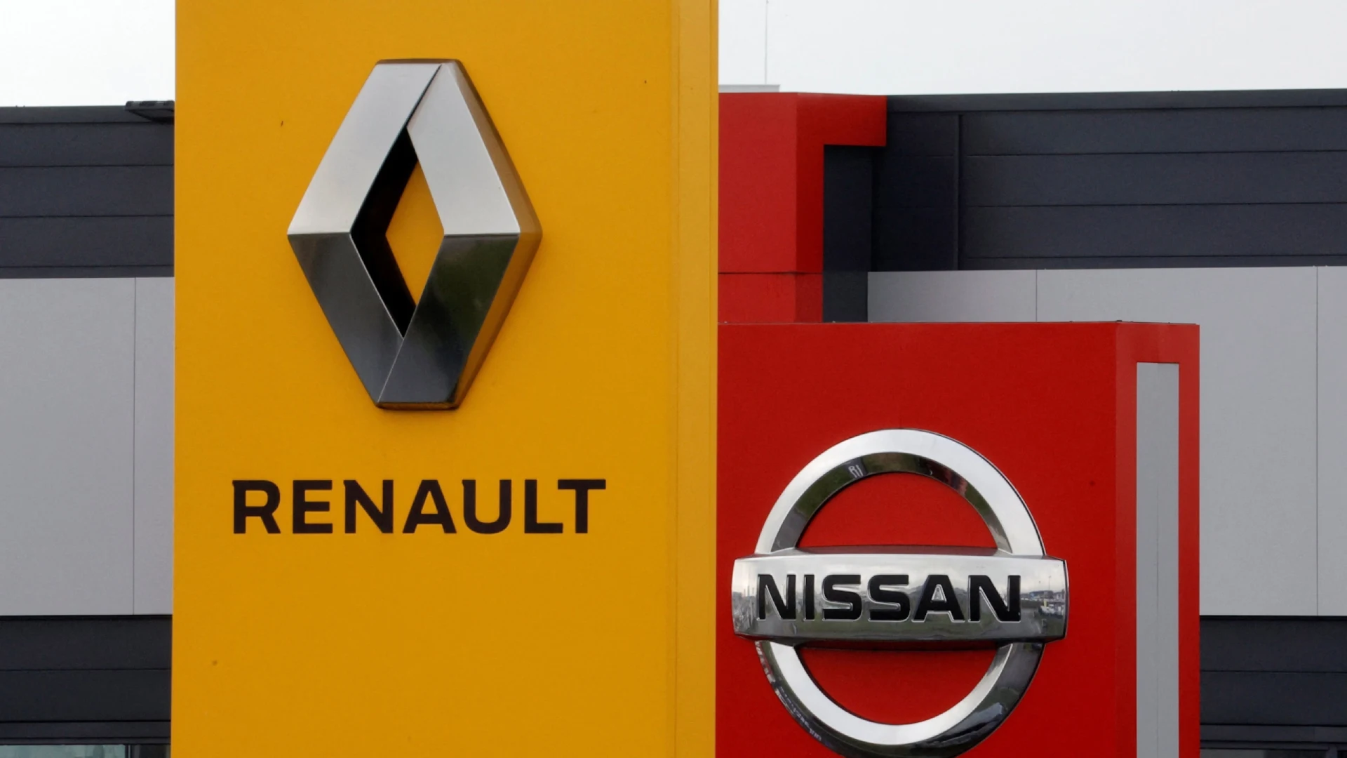 Renault to Book $11.2 Billion Loss on Nissan Stake