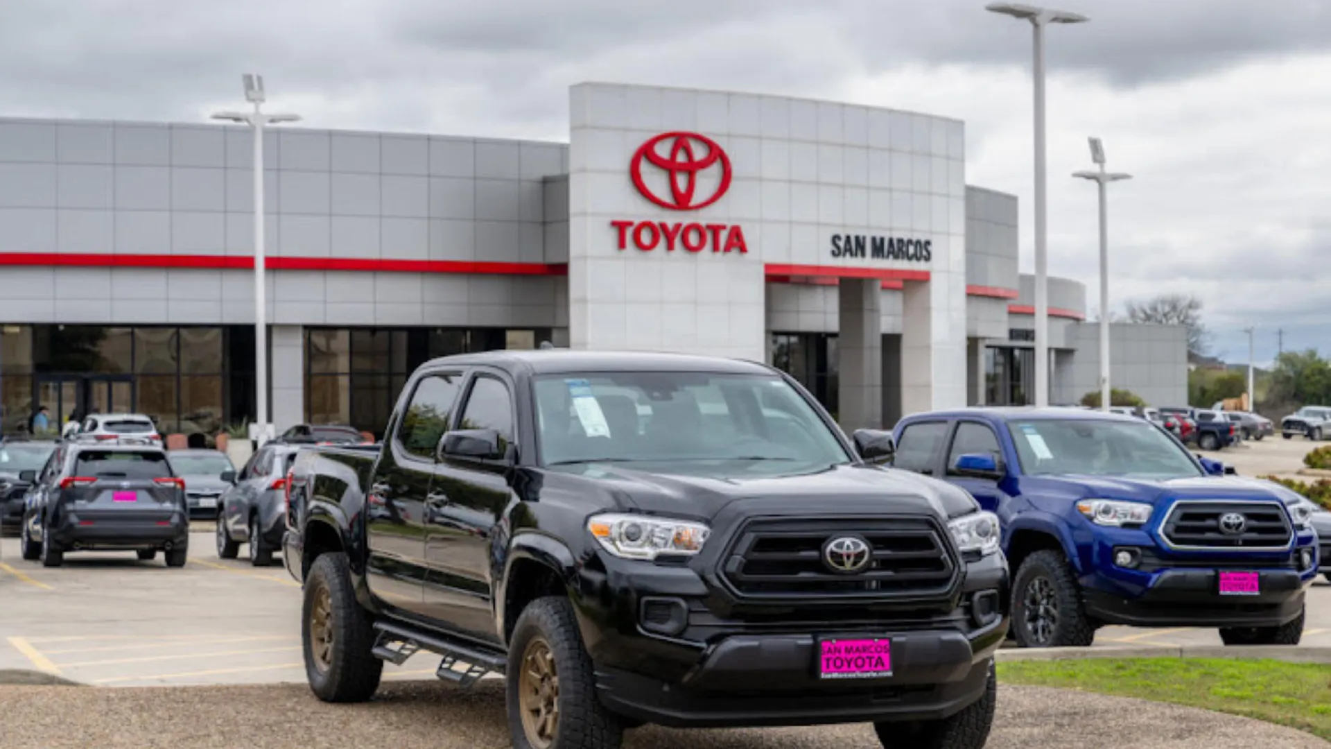 Toyota & Honda Brace for Profit Drop Amid US Tariffs & Strong Yen